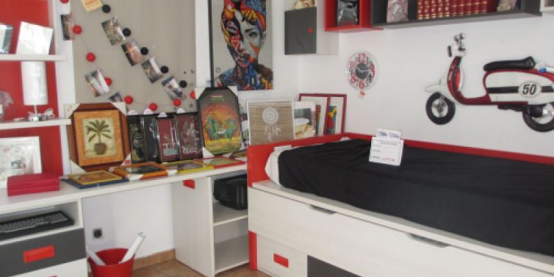Incluye estanterias,mesa estudio